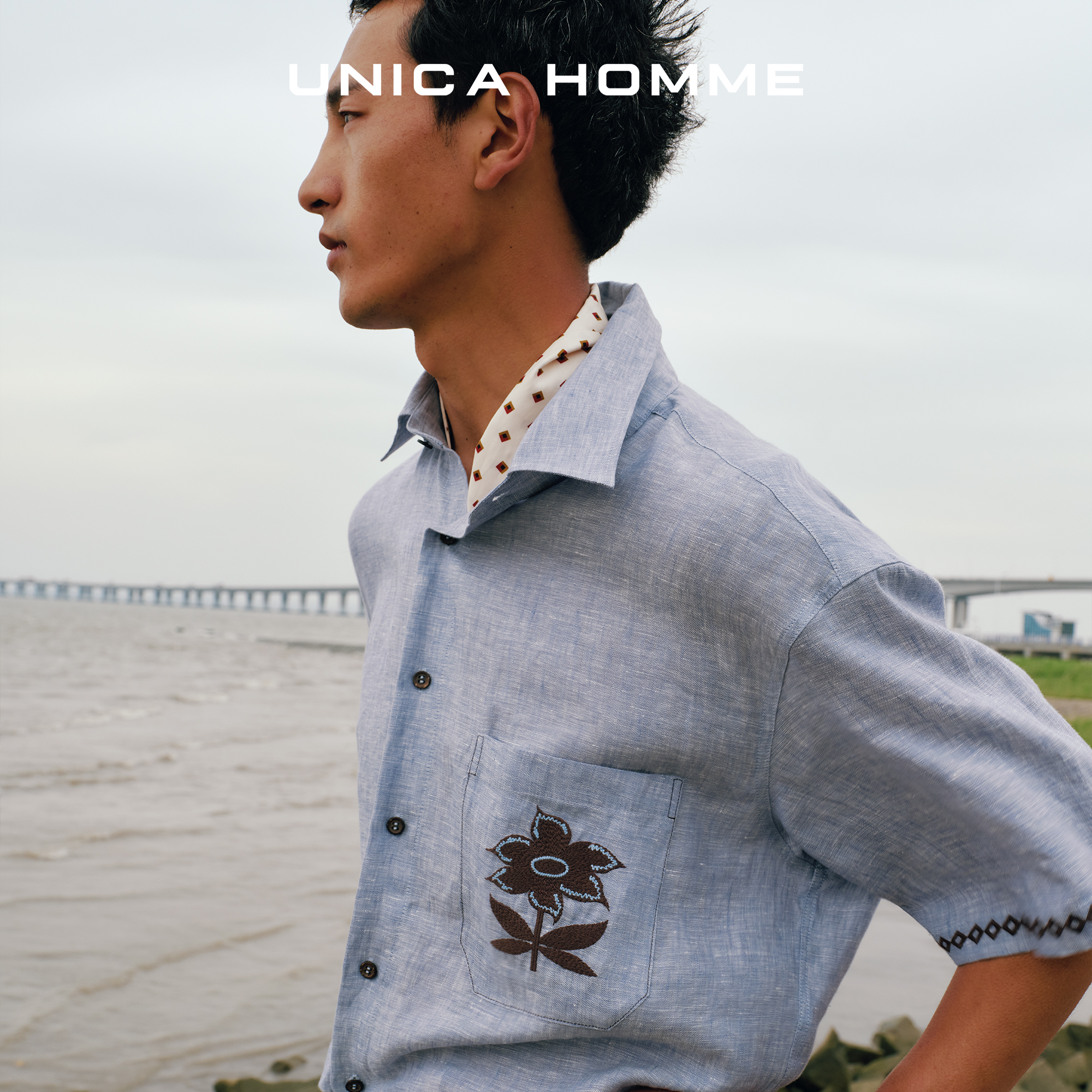 UNICA HOMME/Huang Zihongfan Те же гавайские каникулы _ Оригинальная льняная рубашка с вышивкой в виде цветов и коротким рукавом