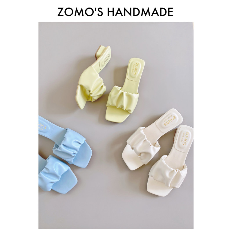 [ZOMOS] Soft clouds~ плиссированные женские босоножки на низком каблуке с однотонным принтом в стиле драг, летние нишевые французские босоножки и тапочки на толстом каблуке