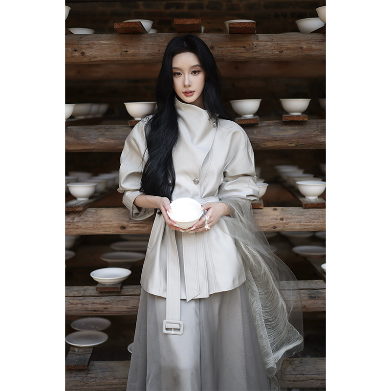 Youwei Youwei [Mercury White Porcelain] Ранняя осенняя серая куртка женская, новинка 2026 года, тонкая короткая свободная ветровка