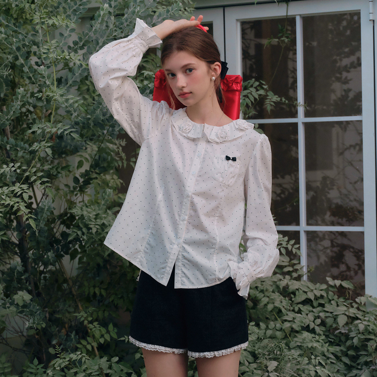 2026 New White Designer Floral Peter Pan Collar Shirt, Paired with French Polka Dot Long-Sleeved Top for Women's Spring Wear