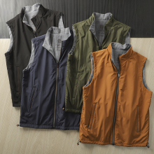 Wearing a stand up collar vest on both sides for business and leisure, versatile vest