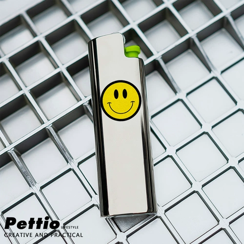 Длинная металлическая одноразовая зажигалка