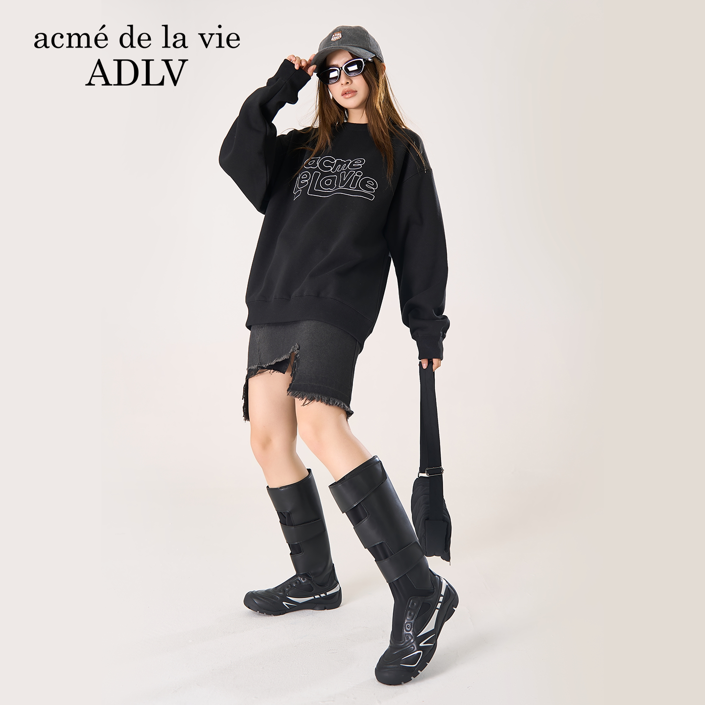 Мужские и женские свитера ADLV с простой окантовкой и бархатными вставками имеют утолщение...