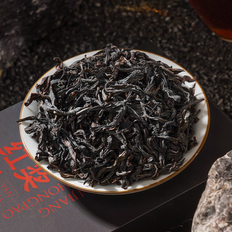 Золотая награда Dahongpao Authentic Wuyishan Rock Tea Чайный улун в подарочной упаковке среднего и легкого обжига 100 г Молочно-цветочного аромата с рифмой