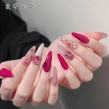 High end feeling, pure desire, spicy girl, socialite, pure handmade nail art, wearing nails, rose red, white fake nails, popular cat eyes