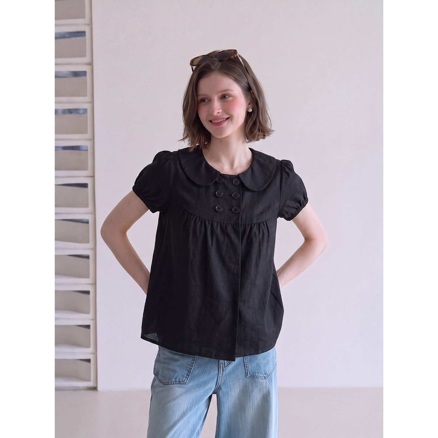 2Te French style black Peter Pan collar, straight shoulders, short-sleeved shirt, women's summer casual loose temperament shirt, puff sleeve top
