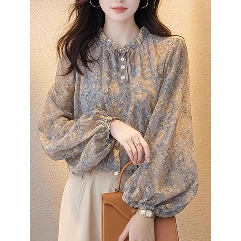 This year's trendy loose-fitting floral print ruffled stand-collar blouse, long-sleeved silk shirt with lantern sleeves, and mulberry silk top.