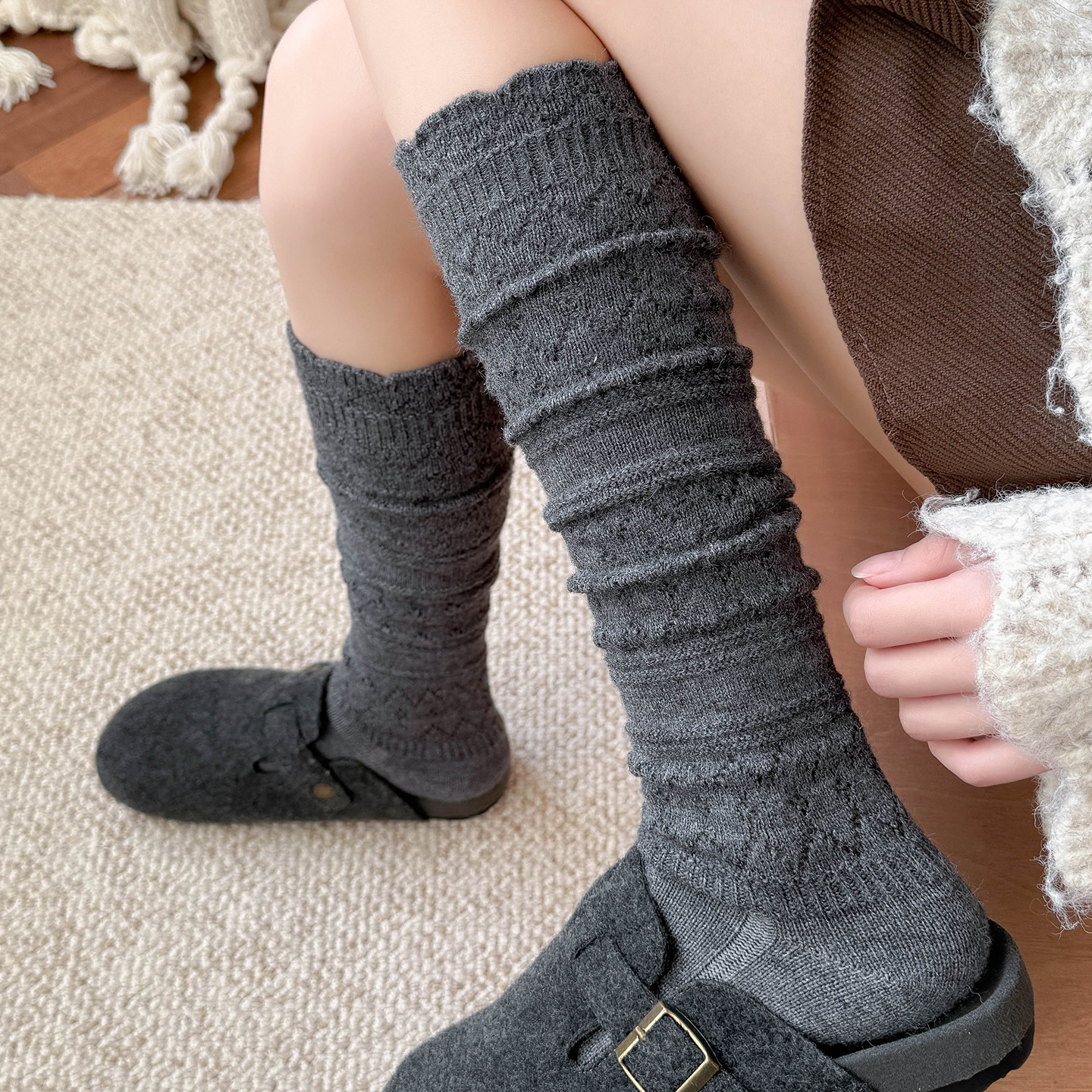 Women's off-white wool slouch socks, autumn/winter, retro style, dark brown cutout...