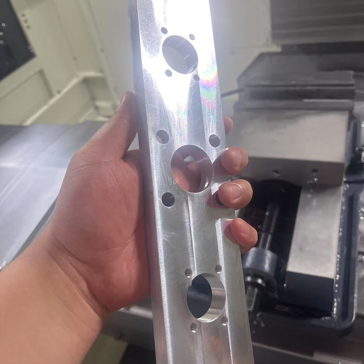 Подвергать механической обработке CNC подвергая механической обработке алюминиевые части механической обработке алюминиевый профиль обрабатывающий медь обработка токарная обработка фрезерный станок подвергая механической обработке