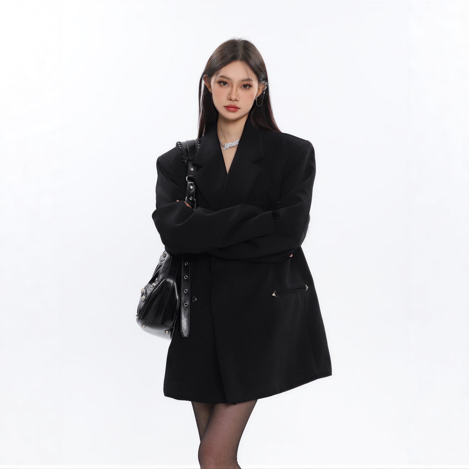 Повседневный костюм Chen Buwei с наплечной накладкой высокого класса design sense, металлическая корейская версия весеннего черного свободного пиджака для женщин