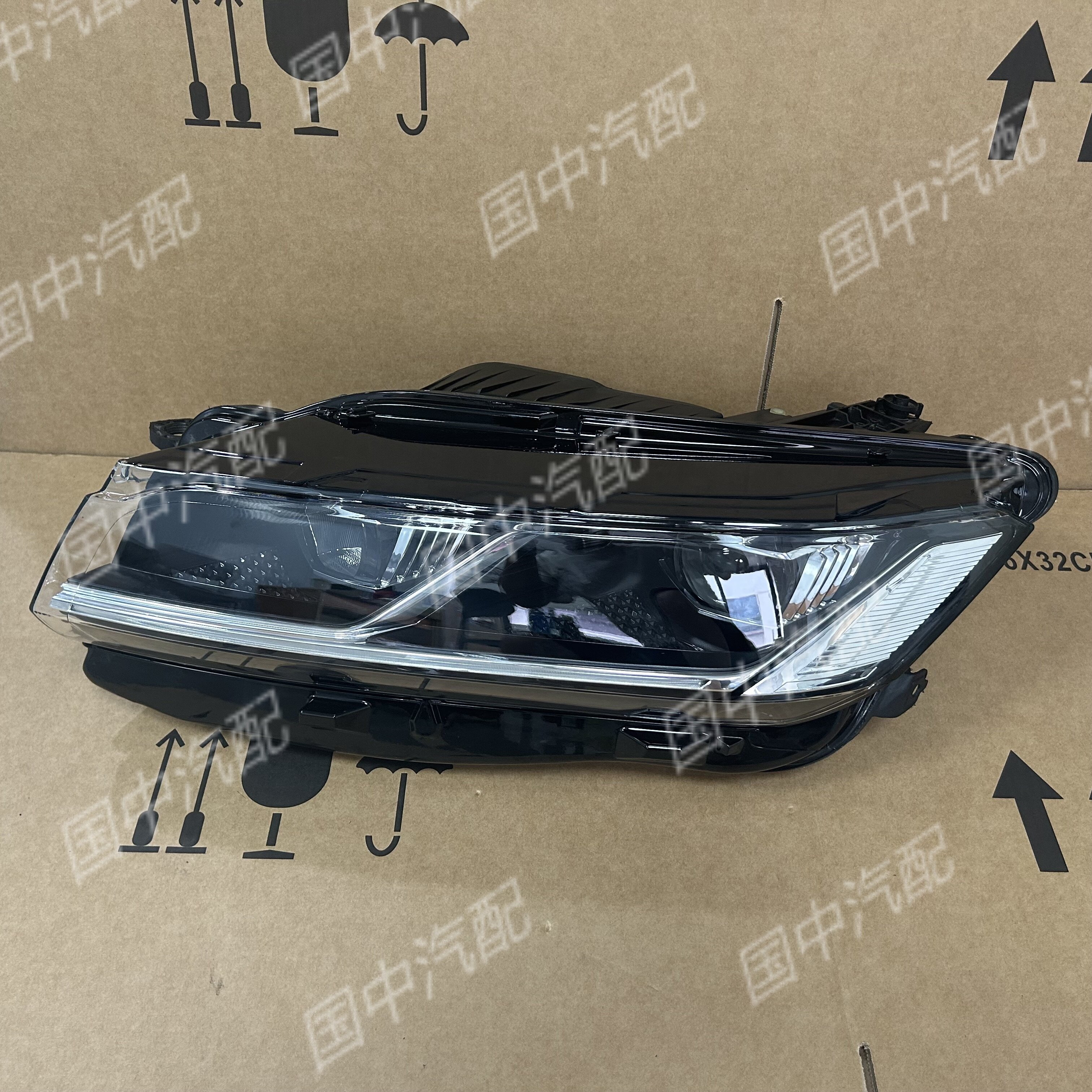 Подходит для новых фар Volkswagen Touareg 19-22 TOUAREG Touareg Touareg Touareg в сборе с фарами