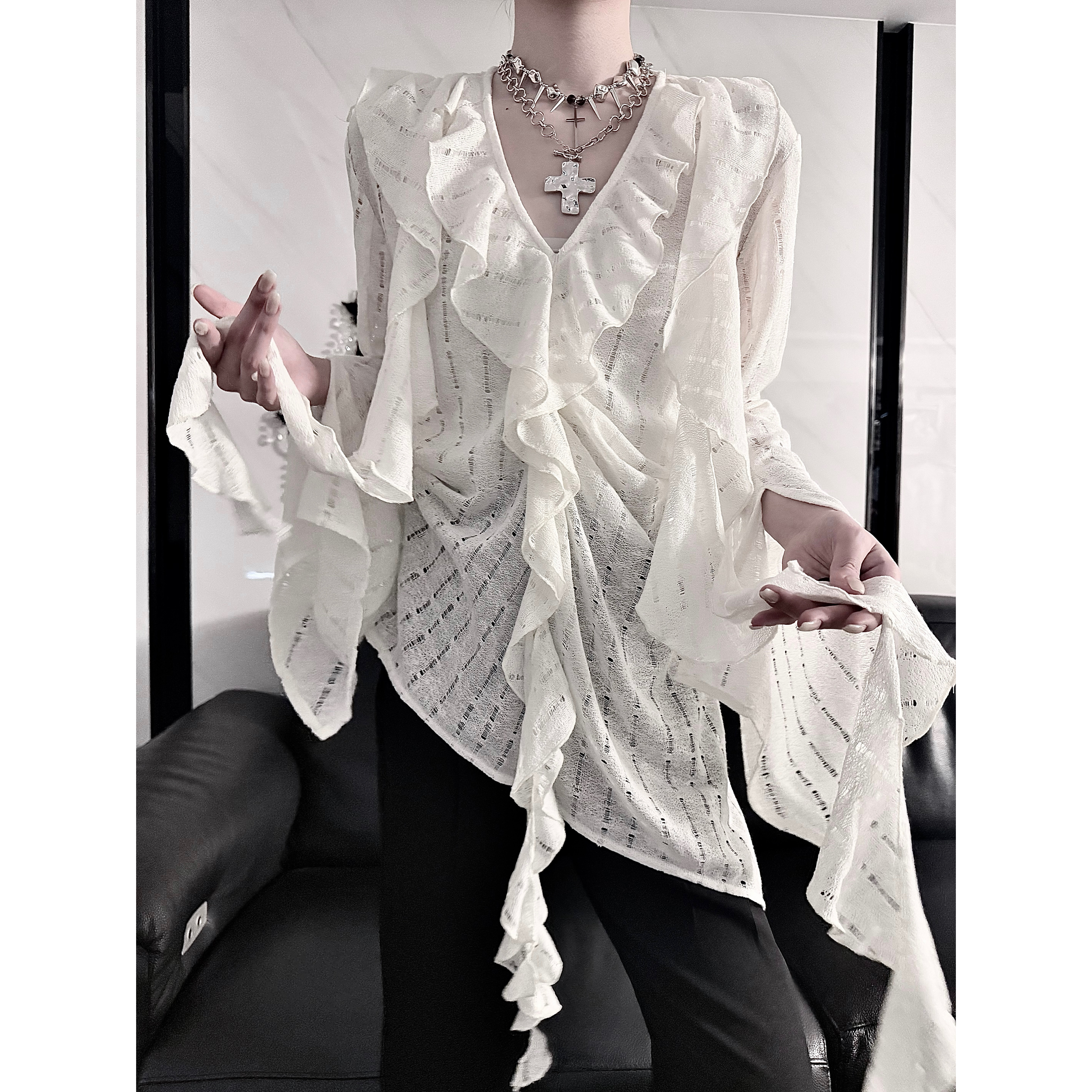 Aont Summer New Gothic V-neck Hollow-out Shirt with Layered Original Design and Ruffled Hem - Elegant Women's Top