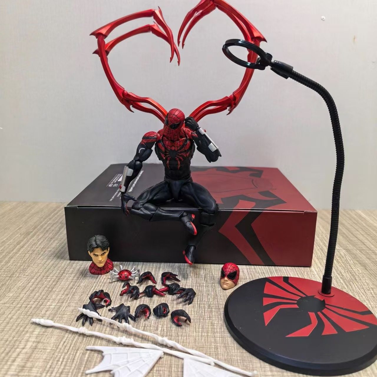 MESS TOYS Chapter Parker Ultimate Spider-Man Ultimate Neighbor Joint Может стать моделью Танабата ручной работы в качестве подарка