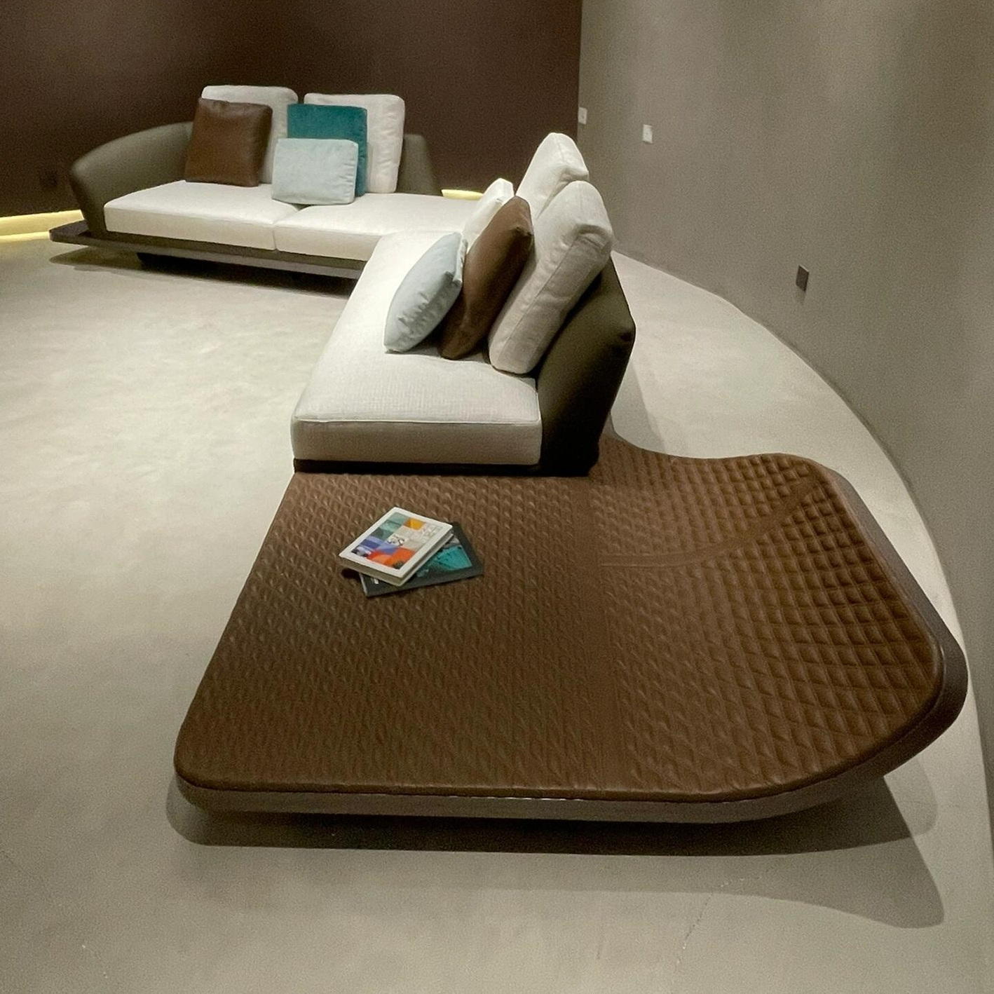 Дизайнерская элитная мебель модельный дом вилла большая квартира клубный особняк гостиная домашний диван современный и простой