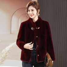 Wearing winter outfits, getting married, daughter's favorite attire, mother-in-law, middle-aged and elderly women's dress, winter binding, wedding banquet, red color