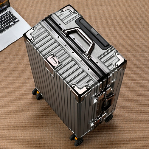 Прочный ударопрочный чемодан, вместительная и большая коробка