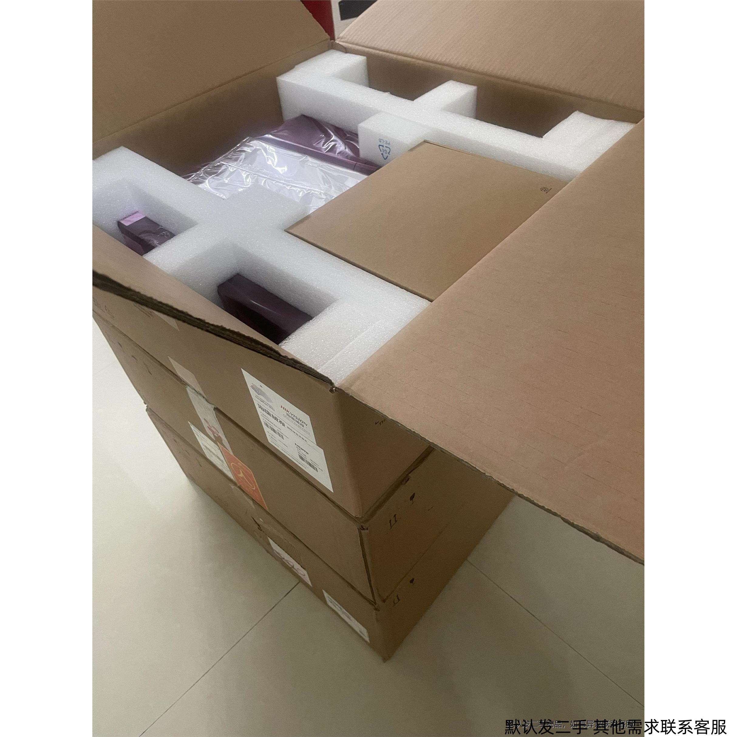 Новый 64-канальный видеомагнитофон Hikvision 8664N-K8-V2 с 8 отсеками для жесткого диска. Дополнительный подержанный товар