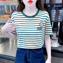 Loose striped short sleeved t-shirt for women in 2024, new fashion and casual versatile half sleeved T-shirt with round neck for summer wear