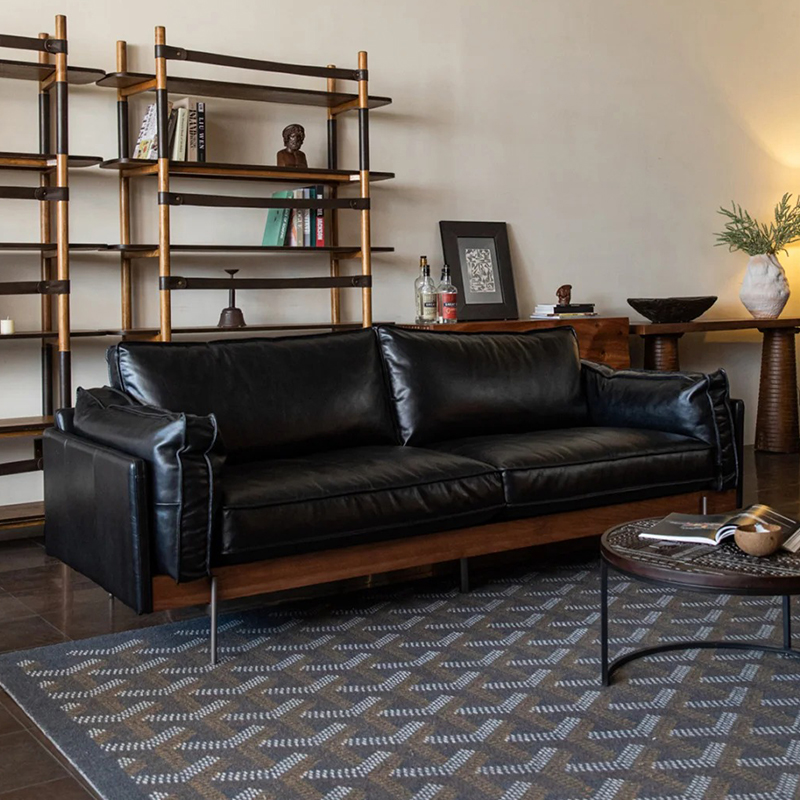Ретро-диван из масляной восковой кожи YUZU в средневековом стиле из массива дерева, дизайнерский диван для маленькой квартиры в стиле Баухаус, черный диван
