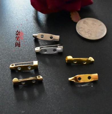 taobao agent DIY饰品配件 20mm可粘贴式胸针 保险扣 托胸章托 制作胸花满包邮