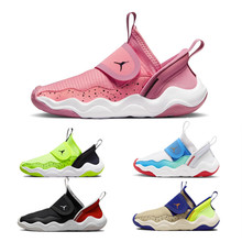 Easy to put on and take off sports shoes for children by simply stepping on casual shoes