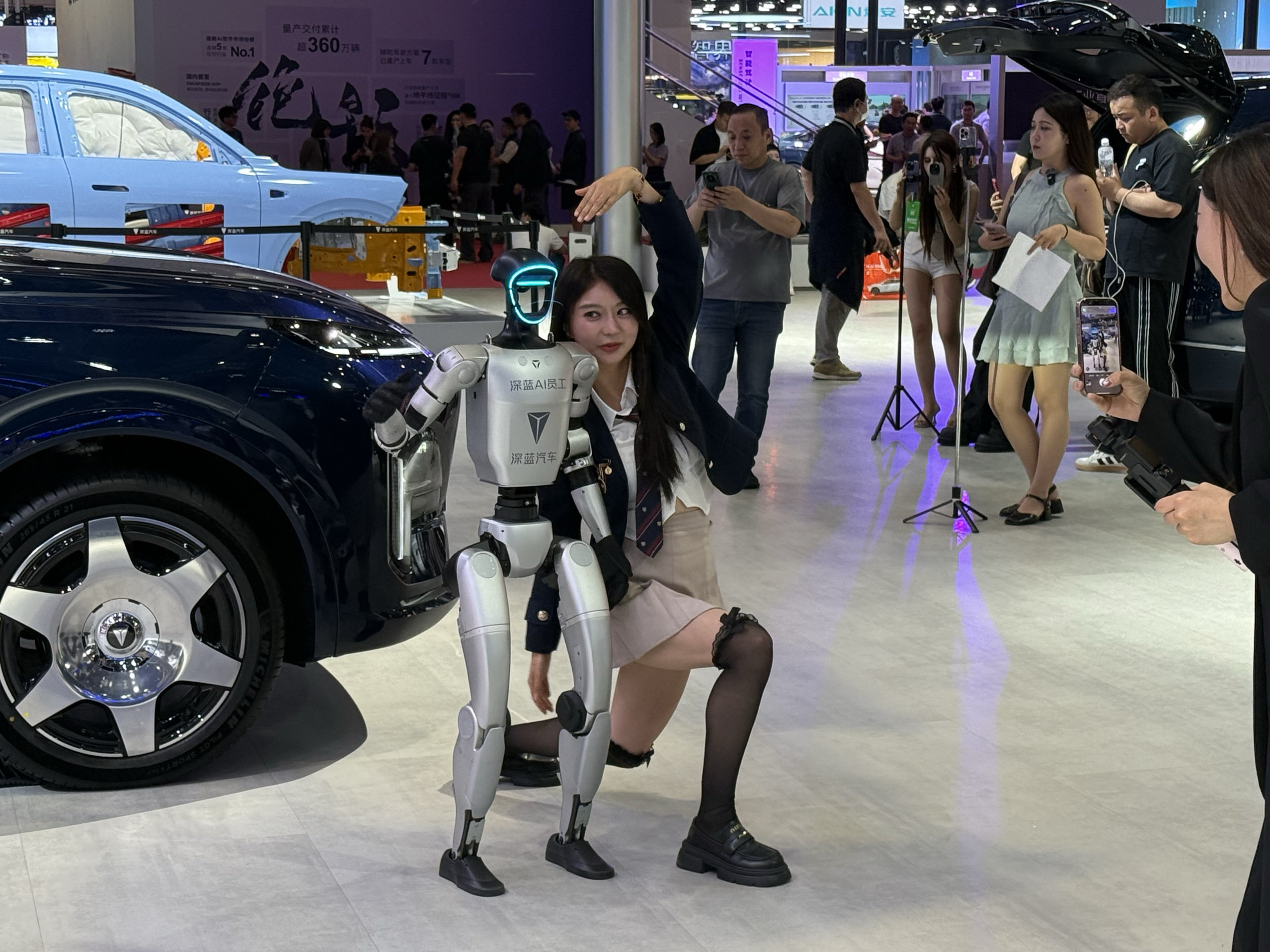 Humanoid robot mechanical dog rental G1