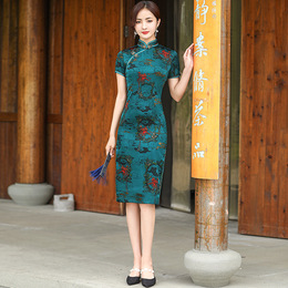 Large code improved green long cheongsam 2023 autumn and winter new double-layer Republic of wind mother daily retro cheongsam