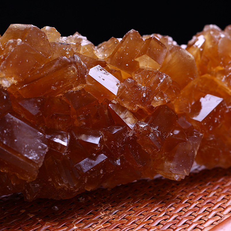 Factory Direct Sales of Yunnan Yellow Rock Sugar, Multi-Crystal, Small, Medium, and Large Blocks of Old Rock Sugar, Large Quantity, Excellent Price, Supports Wholesale and Specialty Product Delivery