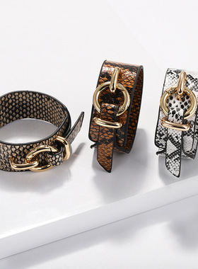 蛇皮手镯潮款蛇皮花纹手镯宽面PU皮革个性街头风可调节手环