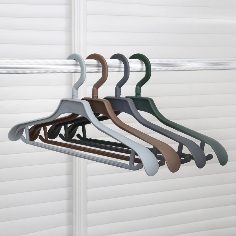 Clothing Store Non-Slip Hangers Wholesale Thickened Seamless Wide Shoulder Semi-Circular Suit Plastic Adult Men's Clothing Hangers