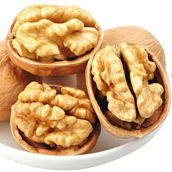Xinjiang Walnuts Wholesale, Thin-Skinned Walnuts, Fragrant, Crispy, Plump, Suitable for Street Vendors, 35kg Whole Bag, Hand-Peeled