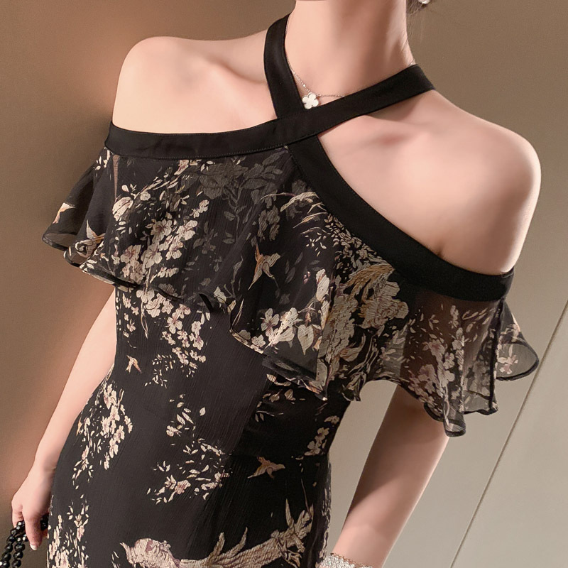 Đầm ôm body nữ cổ yếm tay bồng đuôi cá dáng dài — [Màu đen]