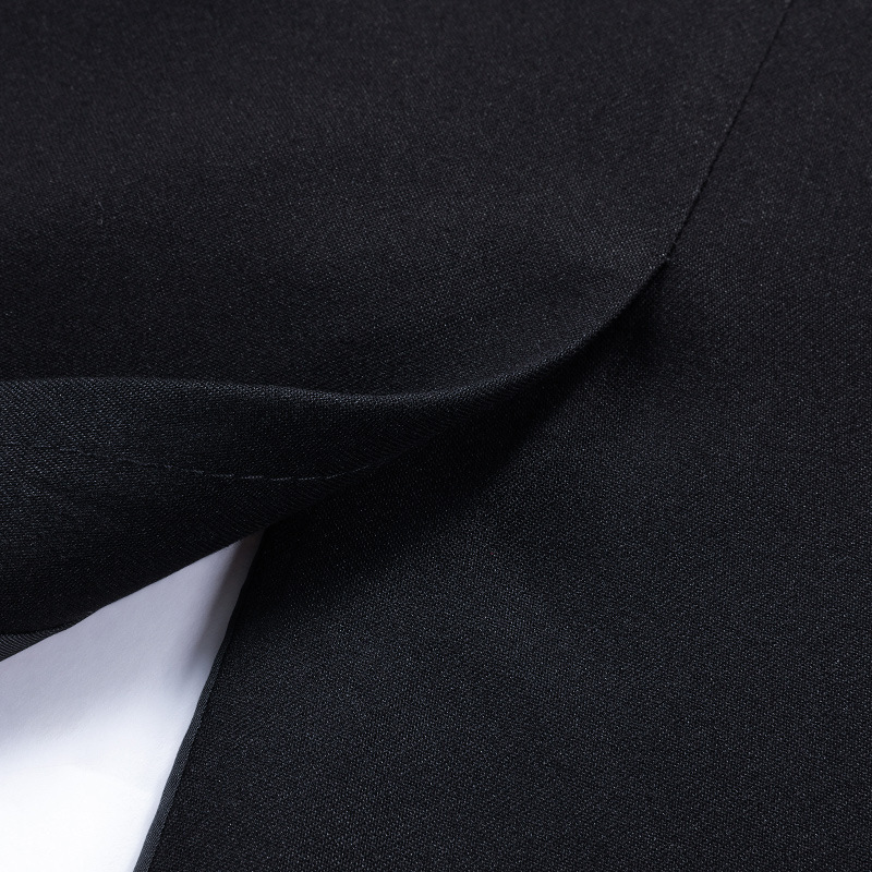 Áo blazer nam dáng ôm một hàng cúc xẻ tà sau màu đen — Màu đen