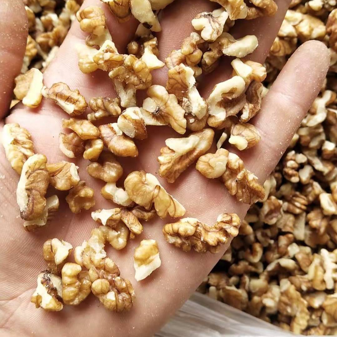 Xinjiang 2025 New Crop, Crushed Walnut Kernels 15kg / Box, Three-Way Walnut Kernel Food, Baking Ingredient, One