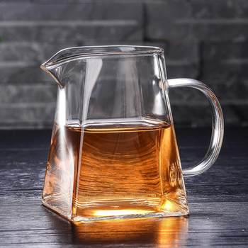 Wholesale High Borosilicate Heat-Resistant Glass Sharing Cup for Home Use, Square Tea Sharing Cup, High-Temperature Resistant Cup