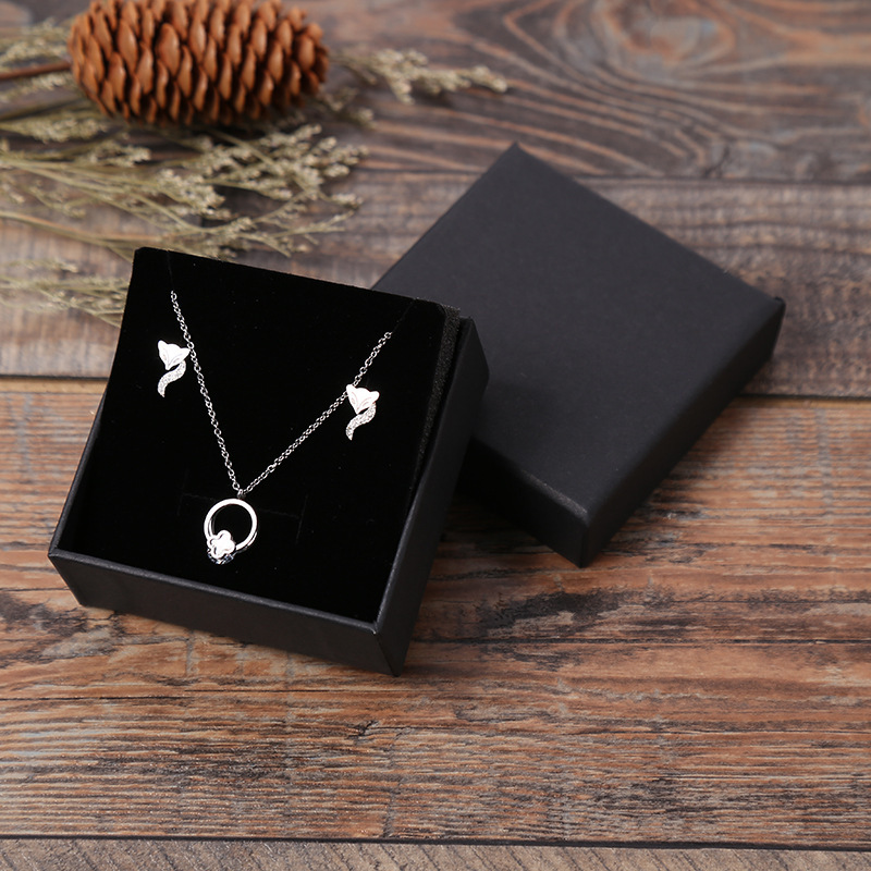 Spot wholesale unisex pure black kraft paper jewelry packaging box bracelet necklace ring watch jewelry box