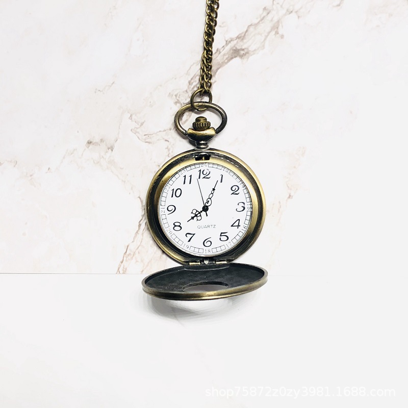 Retro Style Bronze Roman Simple Pocket Watch Classic Memorial Memory Old Hanging Watch Hot Selling Chain Quartz Watch