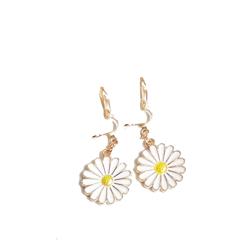 K-Style of Simple and Cute Earrings Cartoon Non-Pierced Ear Clips Fresh Student Kidsren Short Popular Same Style Earrings 2