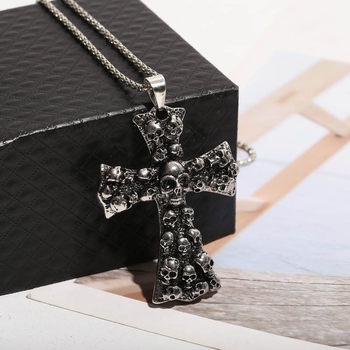 European and American Steel Warrior alternative jewelry wholesale punk skull cross men's pendant factory outlet
