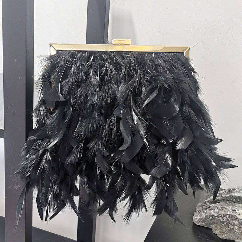 Màu đen