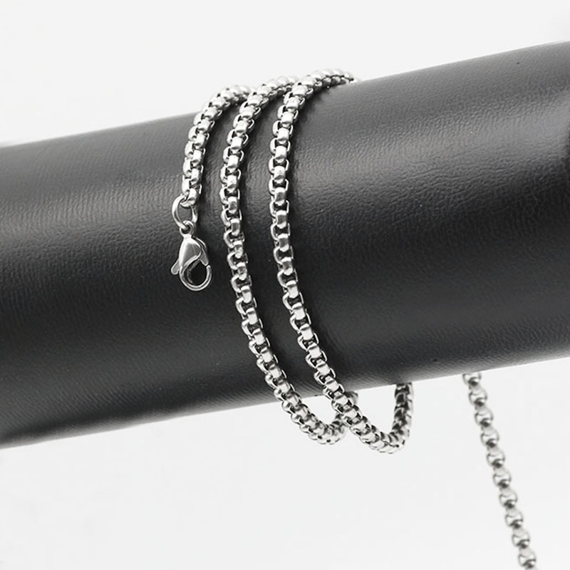 Korean new men's simple titanium steel square necklace fashion pendant accessories stainless steel square pearl chain does not fade