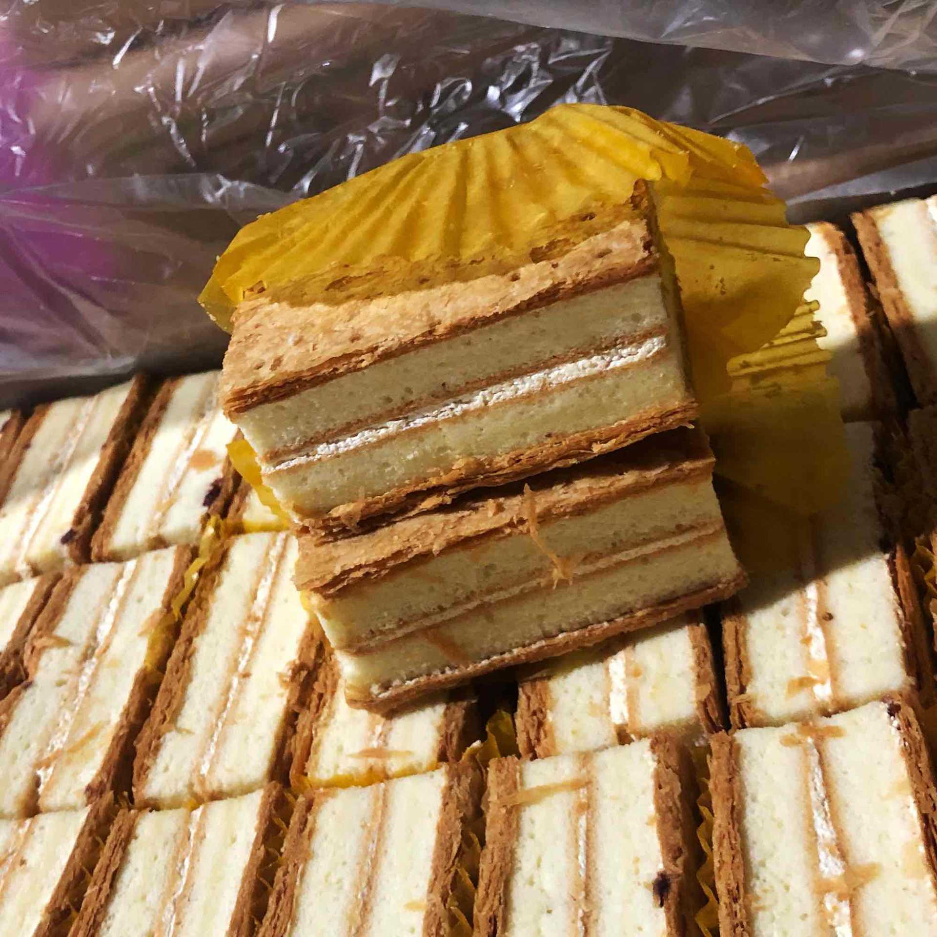 Little Napoleon cake 6kg bulk original cranberry flavor baking cake meal replacement pastry cake room