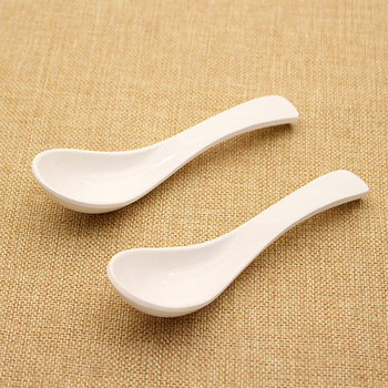 Spoon A5 pure white melamine soup spoon spoon spoon imitation porcelain tableware canteen noodle bowl household wing tail rice spoon Yiwu manufacturer