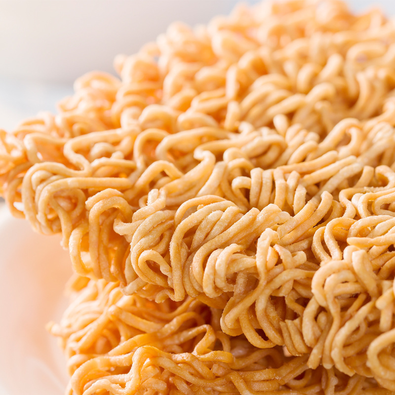 Indonesia Imported Internet Celebrity Chicken Crispy Noodles 28/30g Gemez Enaak Crispy Noodles Dry Noodles Wholesale and Retail