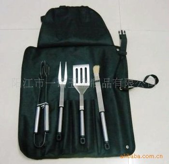 P-011Nm Bbq Tools Bbq Set, Bbq Fork Brush Clip, 4-Piece Set in Cloth Bag Combination Grill Tools