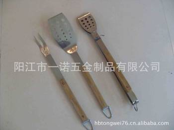 P-011Fd Wooden Handle Stainless Steel Grill Utensils, Barbecue Tools Bbq Shovel Fork Brush Clip Planer