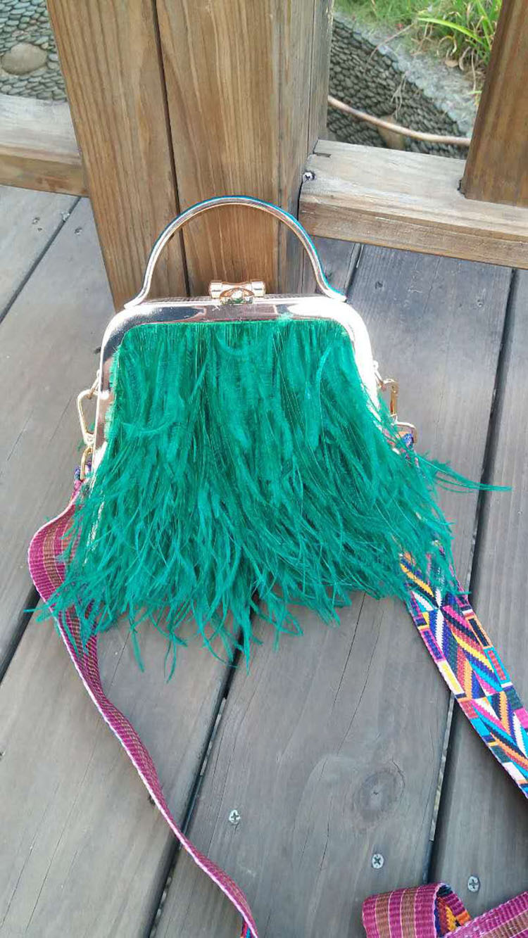 Màu xanh lá