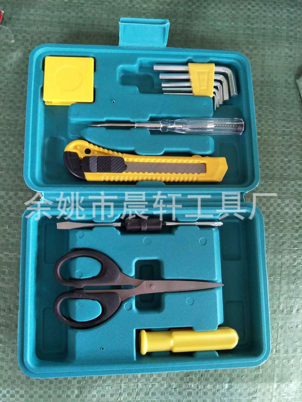 厂家供应车载维修工具箱工具套装手动组合工具套装