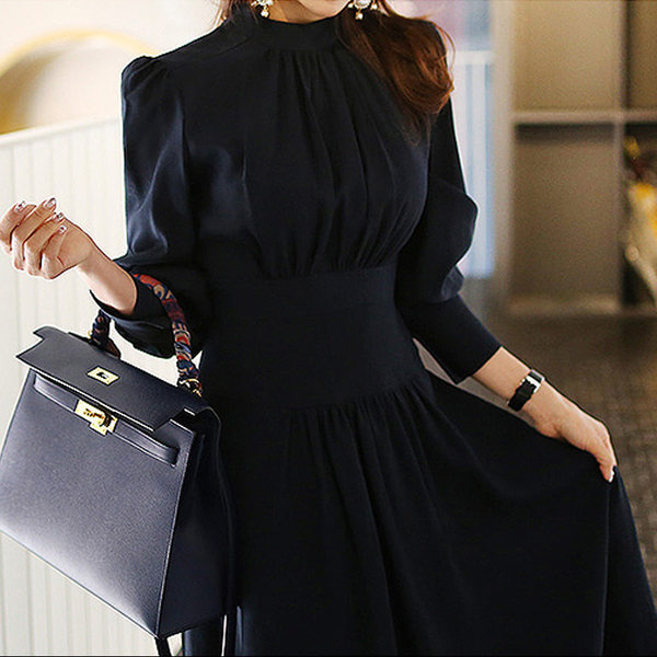 Đầm Liền Nữ Cổ Trụ Tay Phồng dáng chữ A Chiết Eo Thanh Lịch Màu Đen