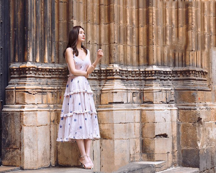 Đầm maxi nữ thắt eo chất liệu voan chiffon in họa tiết dân tộc — Hồng chi tiết 2